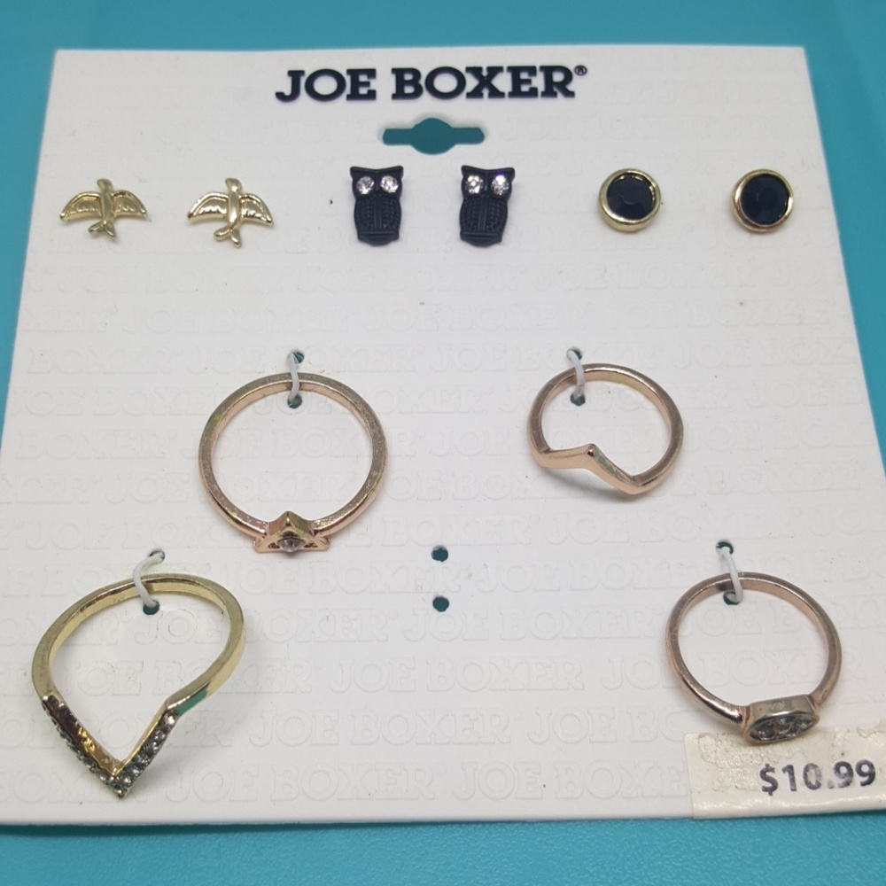 Joe boxer Bundle of earrings and rings